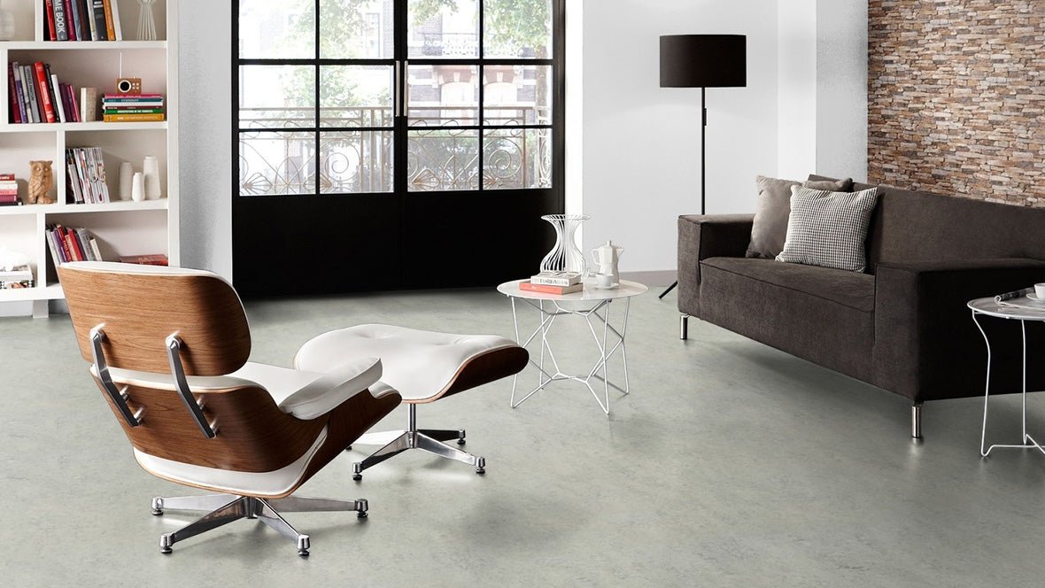Linoleumgolv i modern kontorslounge